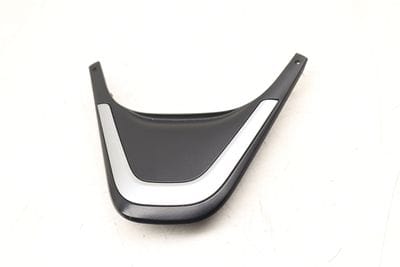 STEERING WHEEL TRIM / COVER (LOWER) 6872557