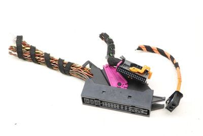 Stereo Amplifier / Amp Wiring Connector Pigtail 5K0971636