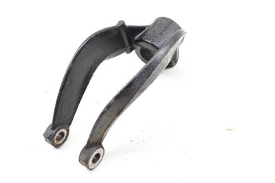 STRUT / SHOCK ABSORBER MOUNT BRACKET 6851591