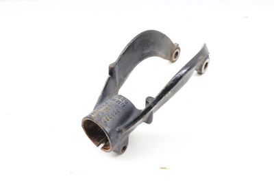 STRUT / SHOCK ABSORBER MOUNT BRACKET 6851592