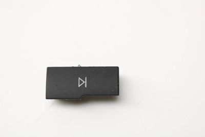 SYMPHONY 2 RADIO / STEREO BUTTON (FORWARD ARROW)