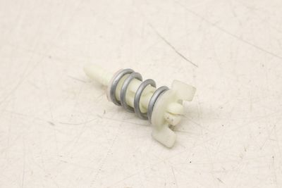 TAIL LIGHT SCREW / FASTENER (M8) 6RU945300