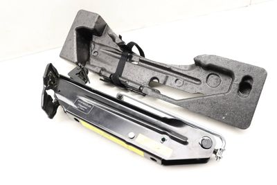 TOOL BOX / HOUSING w/ JACK