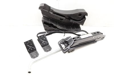 Tool Kit / Jack / Wheel Chock Set 7P0012112C