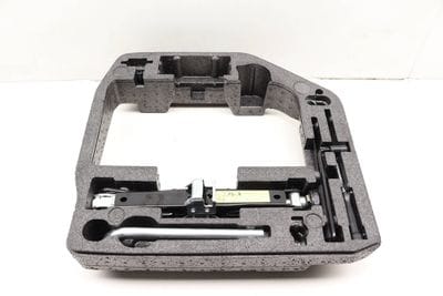 TOOL KIT w/ JACK 8T0012109A