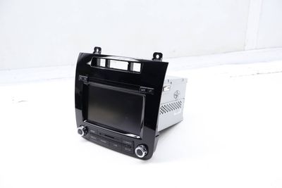 Touchscreen Radio / Stereo / CD Unit 7P6035180B