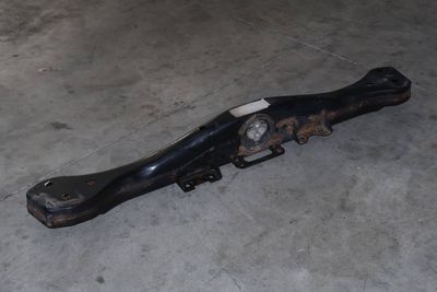 TRANSMISSION CARRIER / CROSSMEMBER / SUPPORT BRACKET