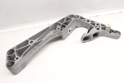 TRANSMISSION MOUNT BRACKET / CROSSMEMBER 6861583