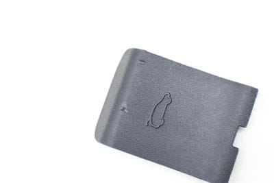 TRUNK HATCH EMERGENCY RELEASE COVER / CAP 8U0867747