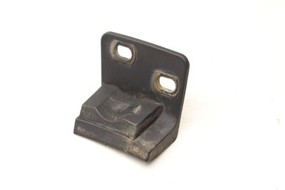 TRUNK HATCH GUIDE / BRACKET 7L6827683D