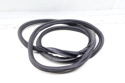 Trunk Hatch Seal / Liftgate Weather Stripping 5G6827705D