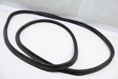 TRUNK HATCH SEAL / WEATHER STRIPPING 80A827705B