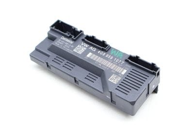 TRUNK LID / LIFTGATE CONTROL MODULE 4G8959107T