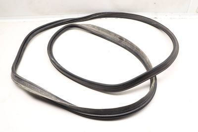 TRUNK LID SEAL / WEATHER STRIPPING 8W5827705D