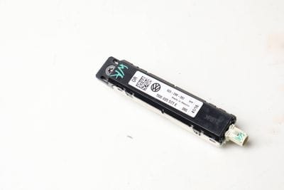 Upper Antenna Booster (AM/FM) 5G6035577E