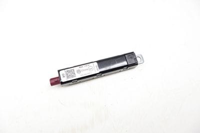 Upper Antenna Booster (FM2) 7P6035552C