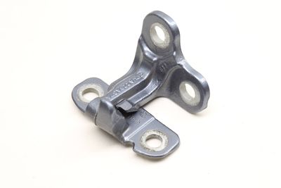 UPPER DOOR HINGE LR073600