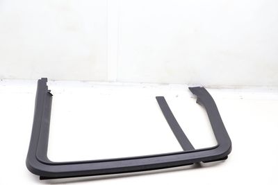 UPPER DOOR WINDOW FRAME TRIM 7410295