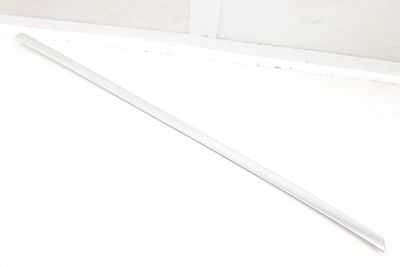 UPPER DOOR WINDOW TRIM / MOLDING 83A839643B