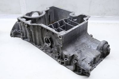 Upper Engine Oil Pan 11137551627