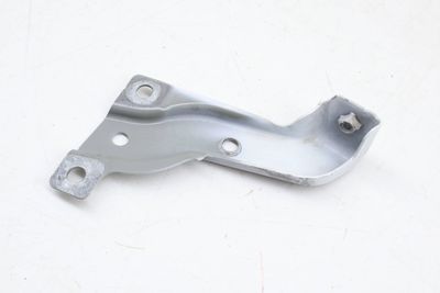 UPPER FENDER MOUNT BRACKET 3CN821183