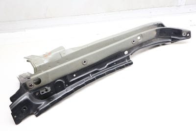 Upper Fender Mount / Bracket 4L0805158A