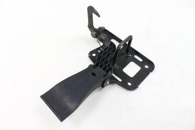 UPPER HOOD LATCH / LEVER 8T0823480