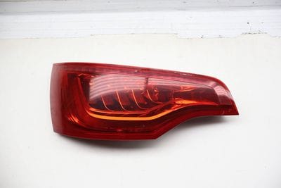Upper LED Tail Light / Lamp 4L0945093G