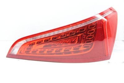 Upper LED Tail Light / Lamp 8R0945094B