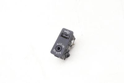 USB / AUX-IN Socket 84109229246