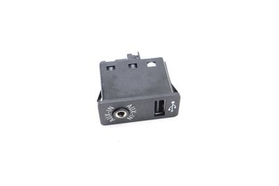 USB / AUX-IN Socket 84109237653