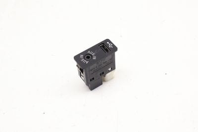 USB / AUX-IN Socket 84109237654