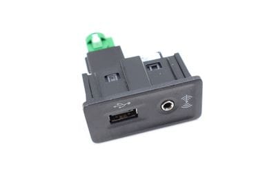 USB / AUX-IN Socket