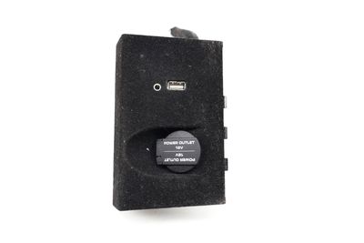 USB / POWER OUTLET / TRIM