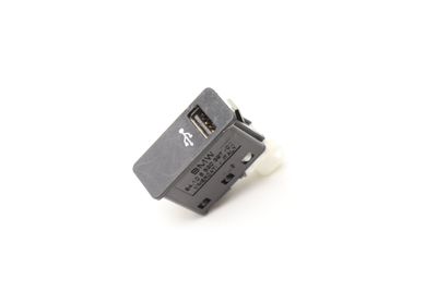 USB SOCKET / PORT 6820397
