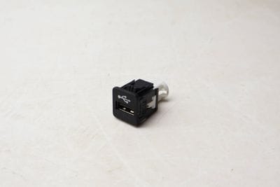 USB Socket / Port 84109229294