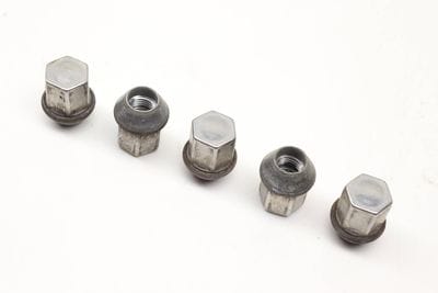 Wheel Bolt / Lug Nut Set (5) LR001381
