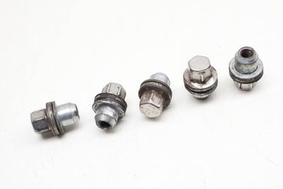 Wheel Bolt / Lug Nut Set (5) LR068126