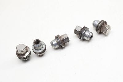 Wheel Bolt / Lug Nut Set (5) LR068126