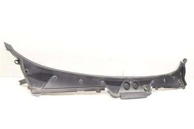 WINDSHIELD COWL / RAIN TRAY 7240672