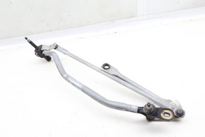 WINDSHIELD WIPER BRACKET / TRANSMISSION 8T1955023E